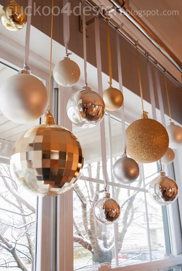 Window-Hanging Ornaments - Gold Christmas DIY