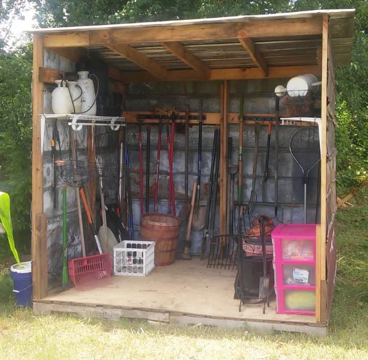 Open sided diy gardening shed