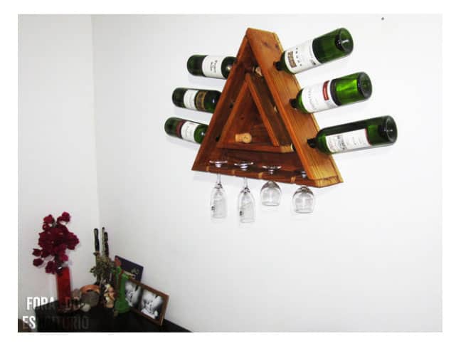 Triangular pallet wine rack
