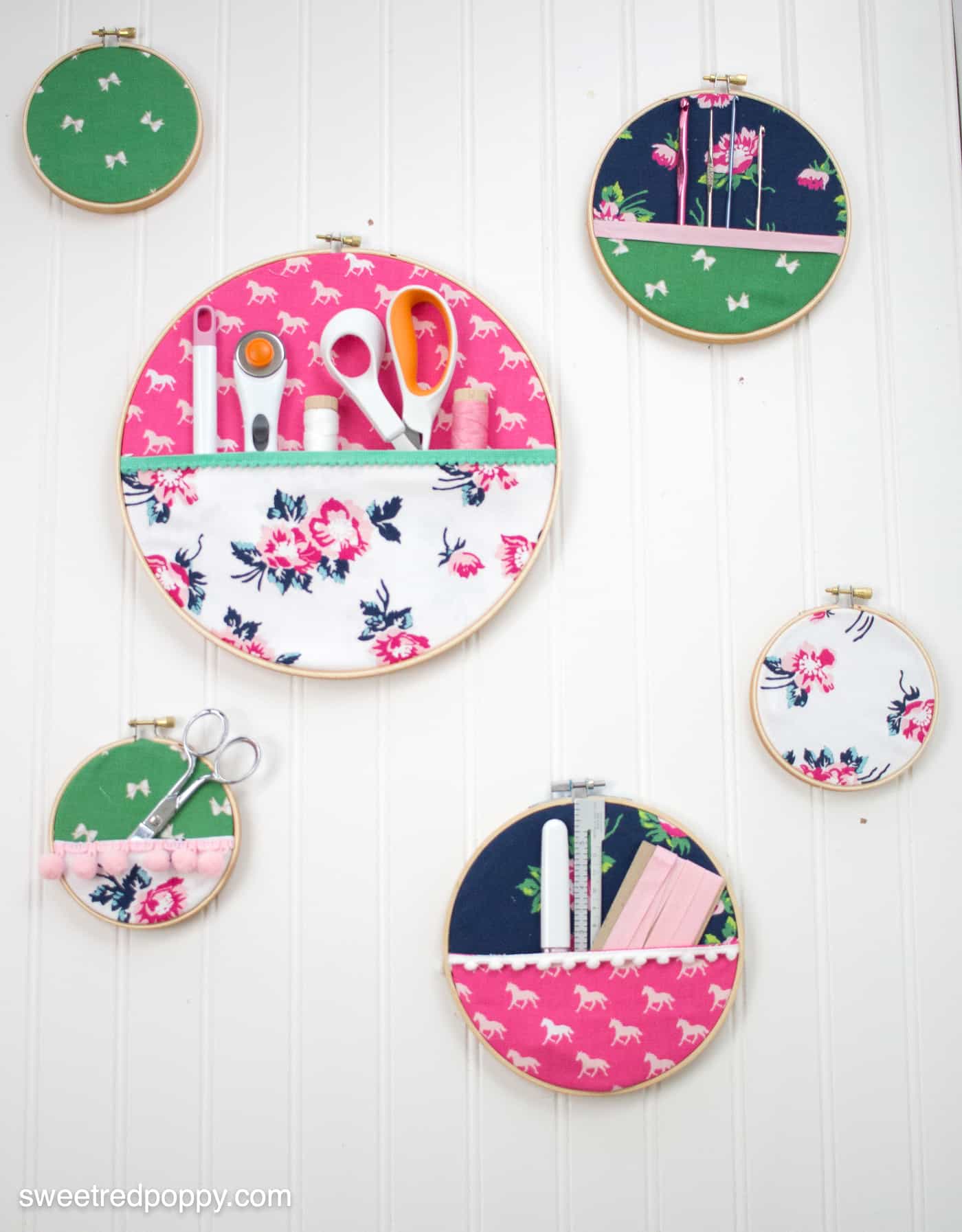 Embroidery hoop pocket organizer