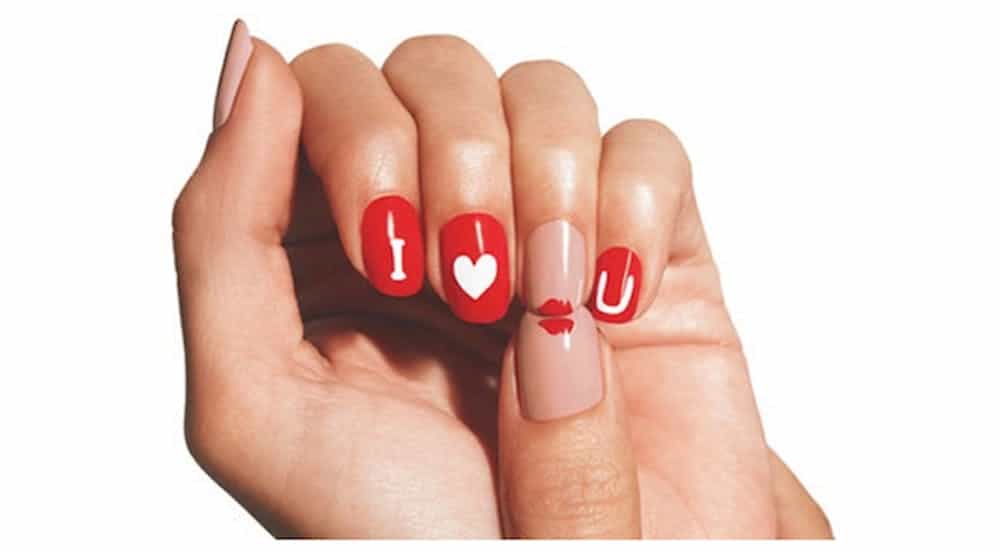 I love you and kiss nail design