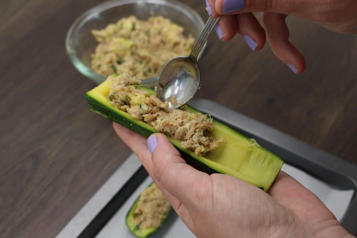 Zucchini stuffed with tuna stuff