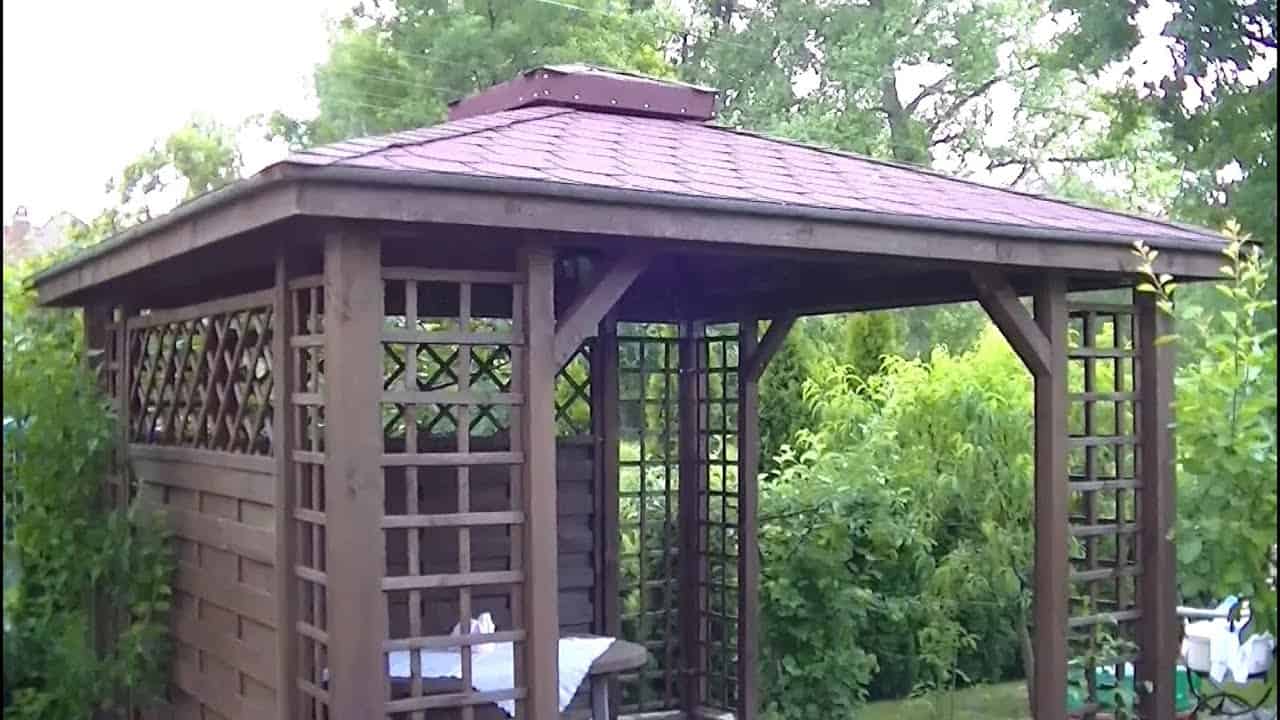 Half enclosed gazebo