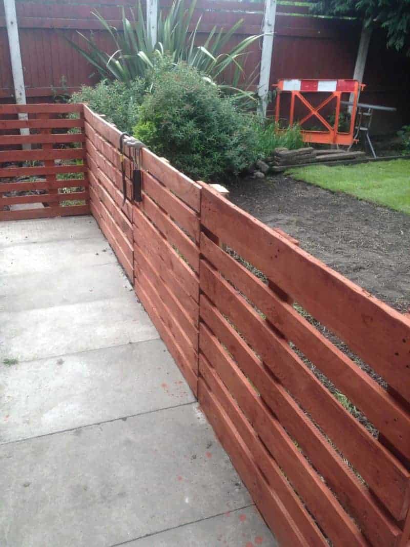 Pallet fence patio surround