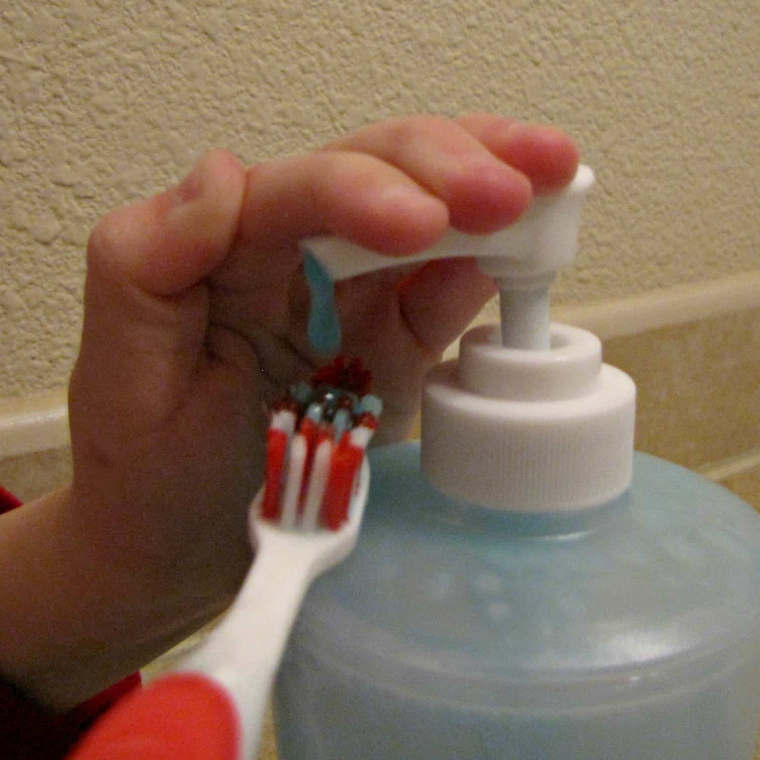 Diy pressing toothpaste dispenser
