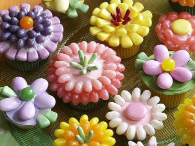 Spring flower cupcakes with candies