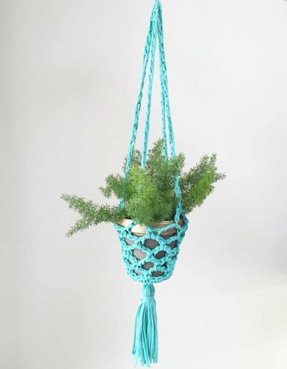 Diy crochet plant hanger