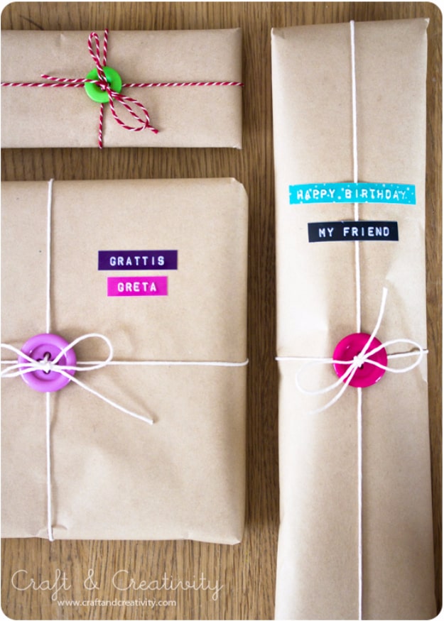 Gift wrapping with paper and buttons