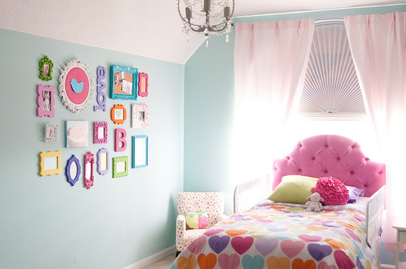 Awesome Room Decor Ideas For Little Girls   Multi Coloured Picture Frame Collage 