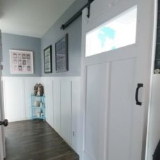 Single laundry room sliding barn door