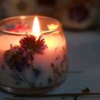 Beautiful dried flower candles
