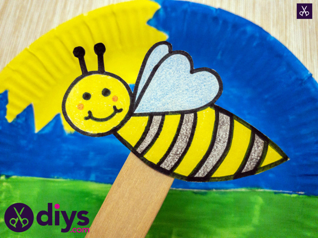 Colorful paper plate bee puppet