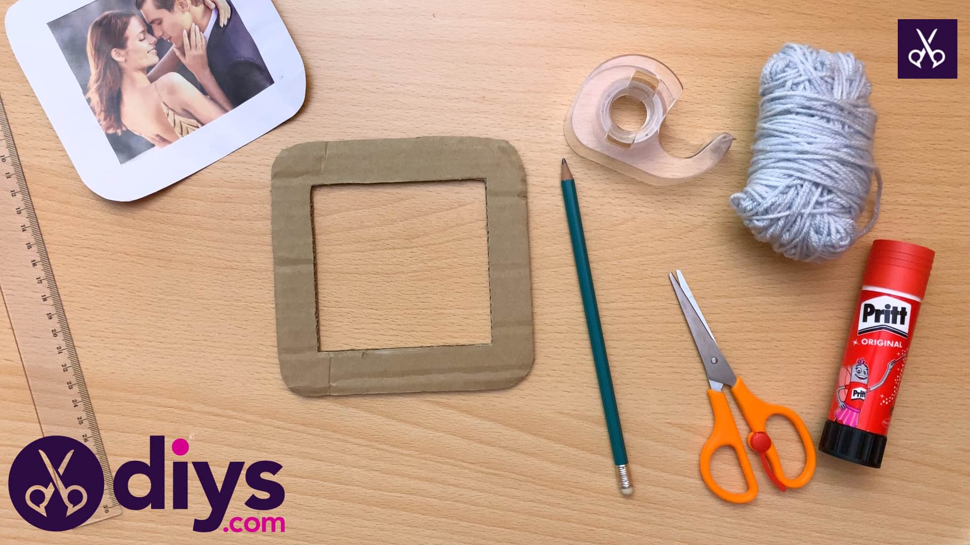 How to make a cardboard photo frame glue