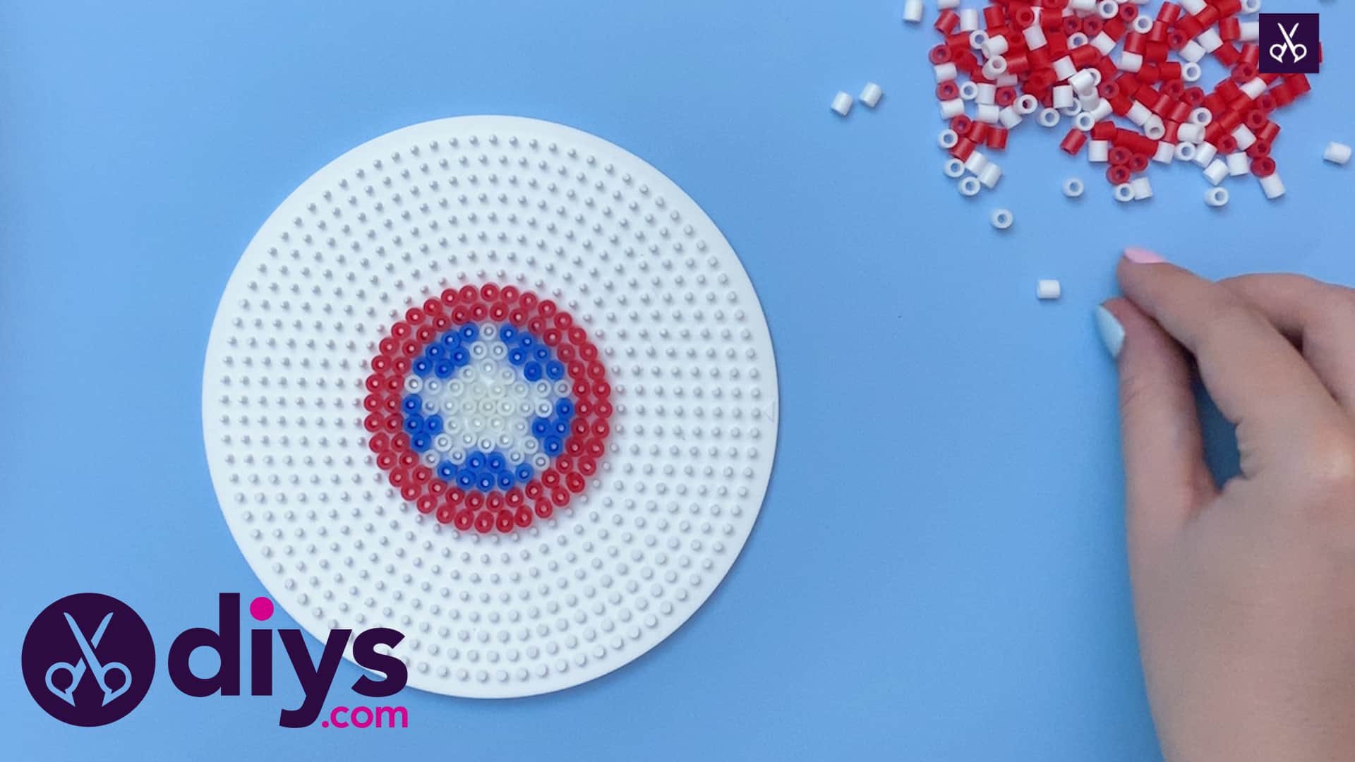 How to make a cool captain america freezer magnet step 4