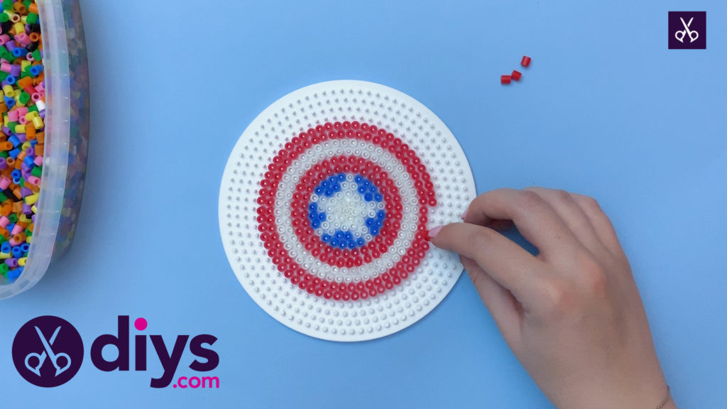 How to make a cool captain america freezer magnet step 6