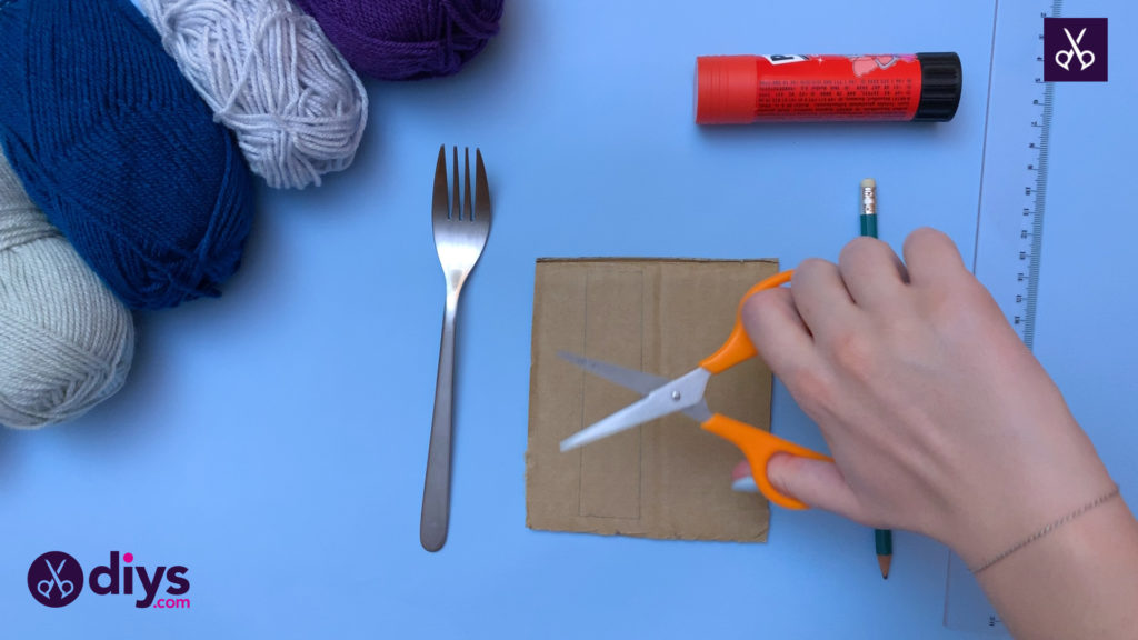 How to make pom pom letters cutting