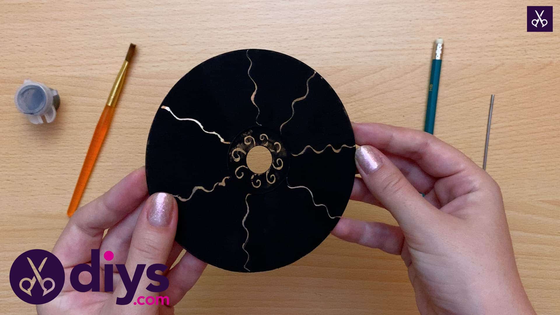 How to make recycled cd art painting