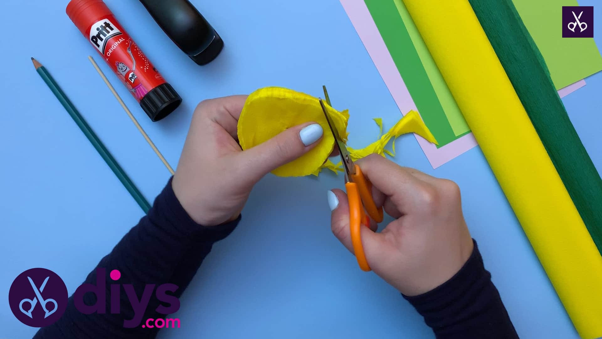 How to make a crepe paper flower cut layers