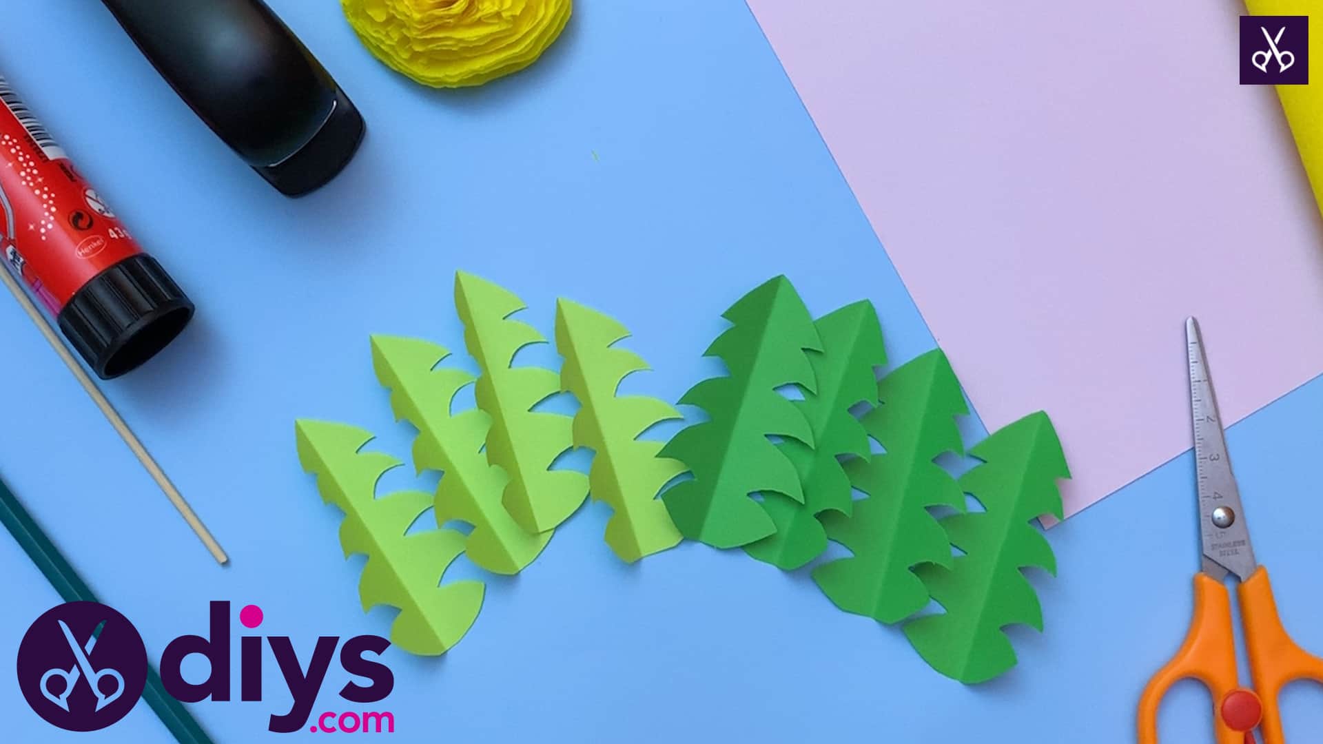 How to make a crepe paper flower cut the christmas trees
