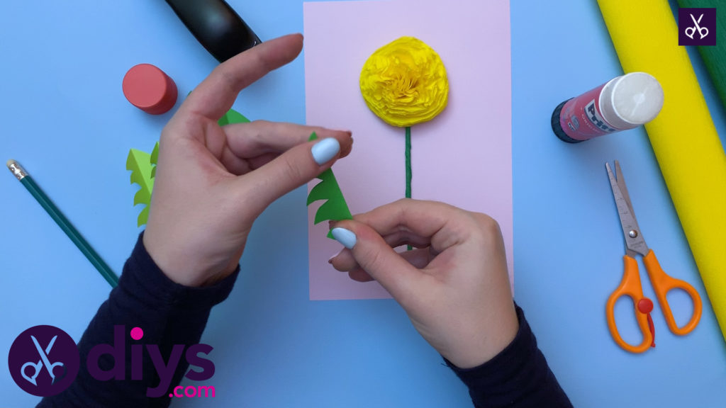 How to make a crepe paper flower glue all pieces