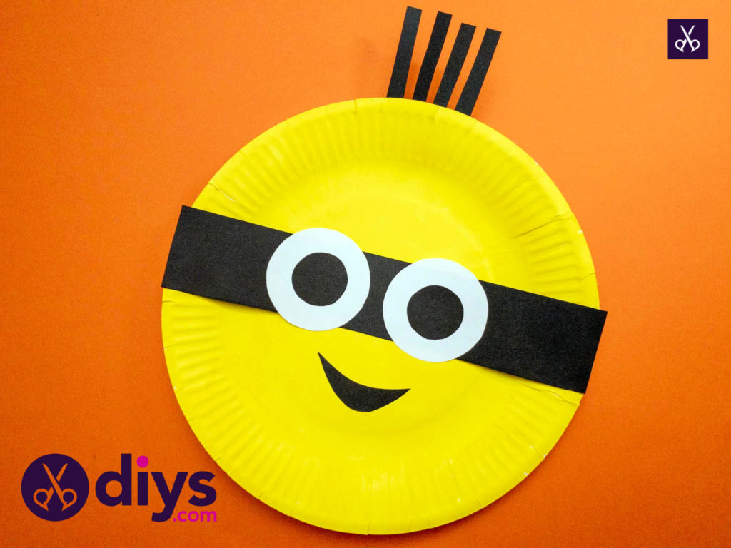 How to make a paper plate minion view