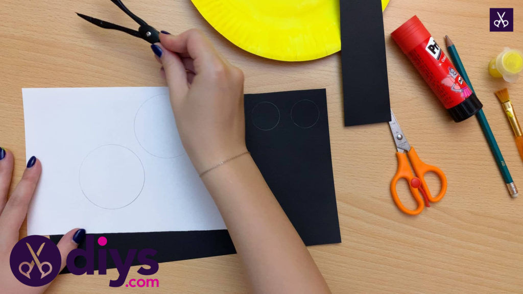 How to make a paper plate minion white paper