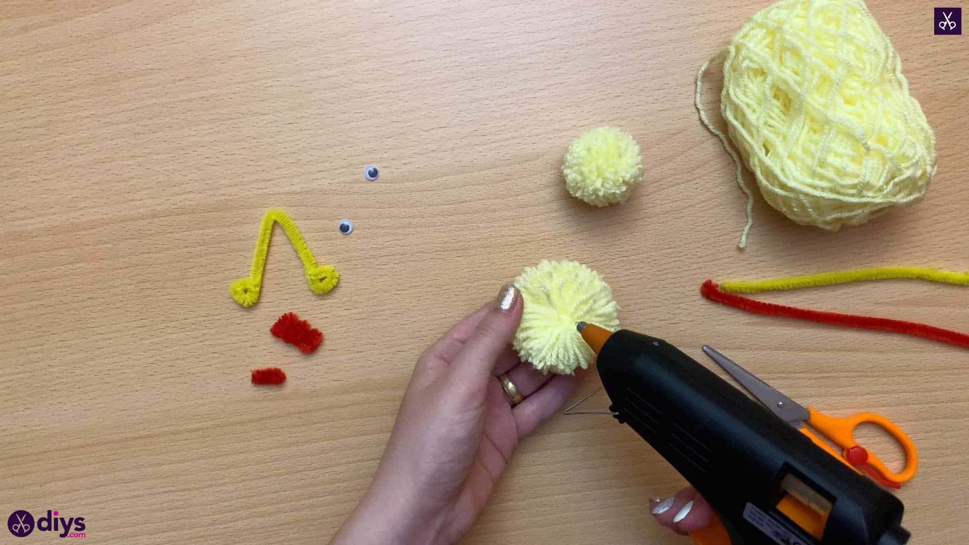 How to make a pom pom chick glue