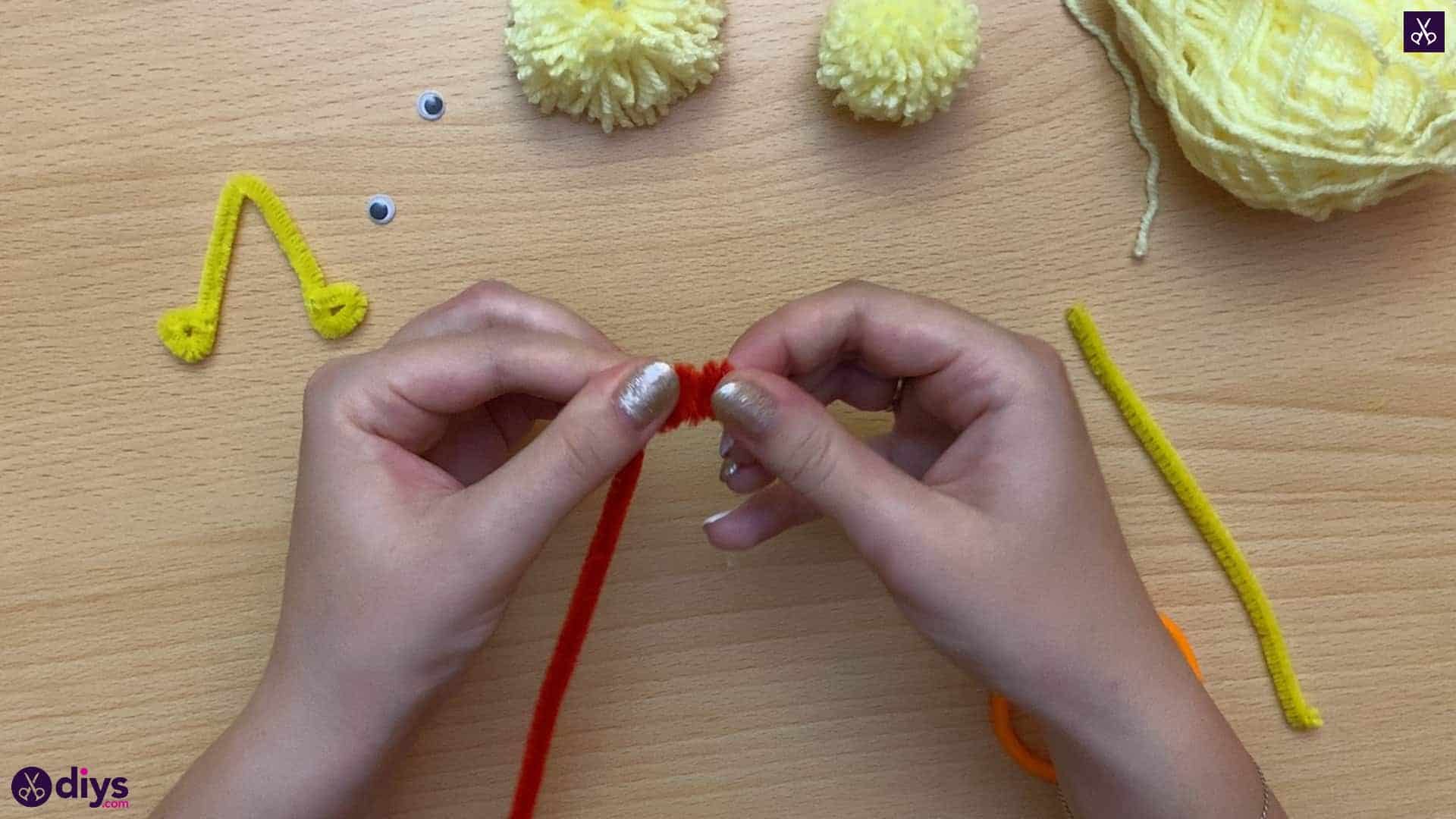 How to make a pom pom chick top