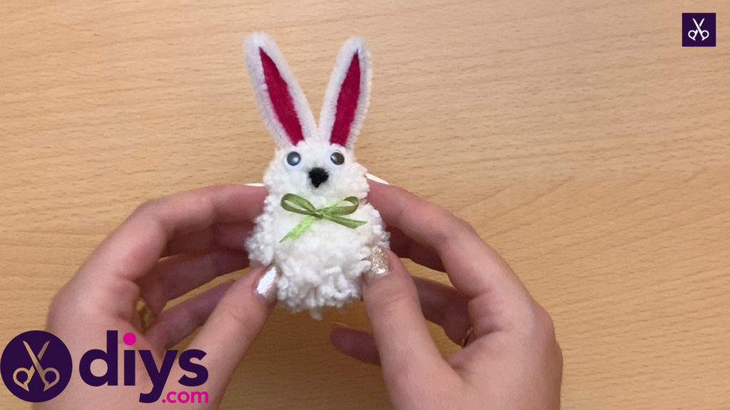 How to make a pom pom rabbit for kids