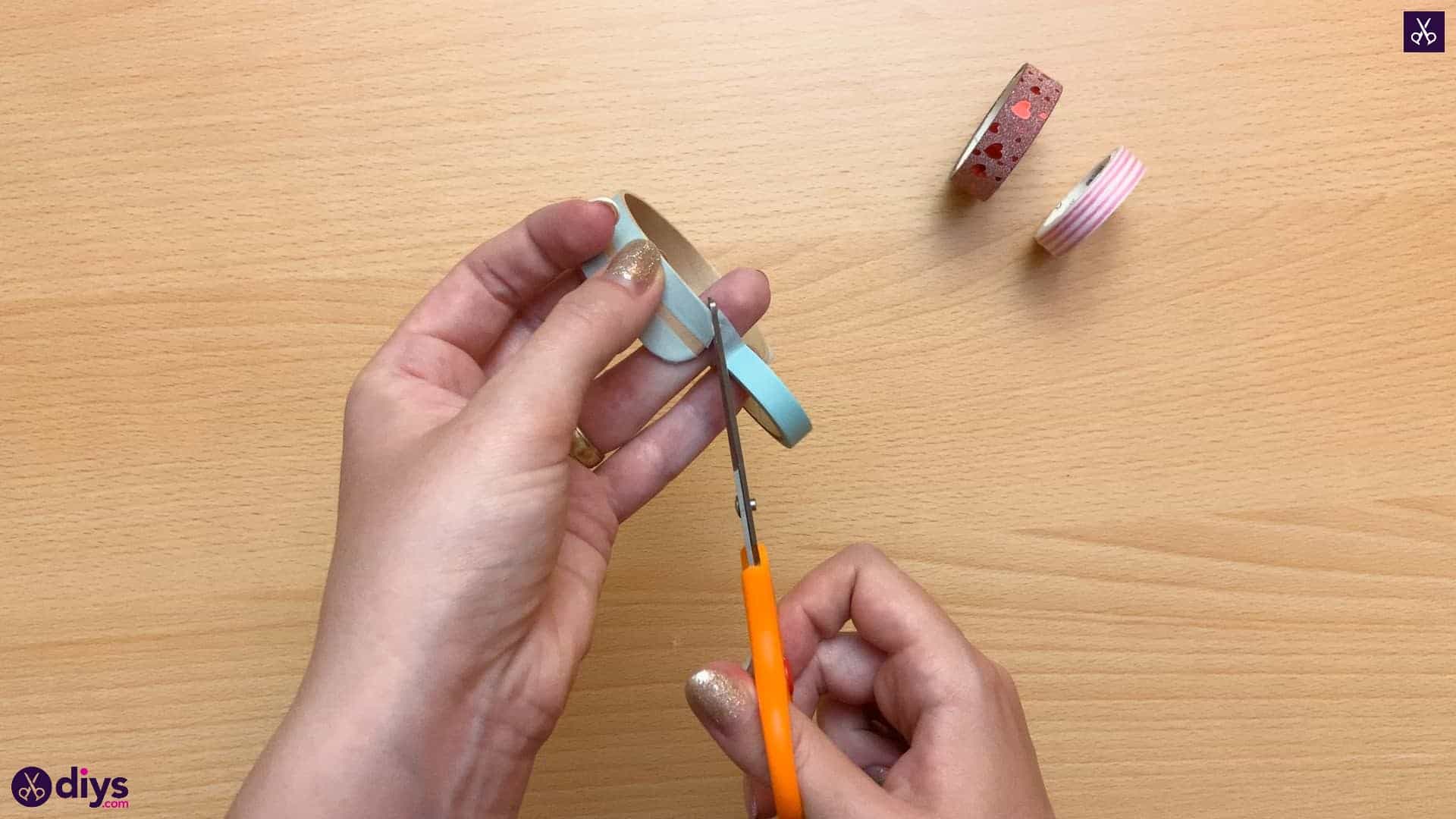 How to make a popsicle stick bracelet cutting