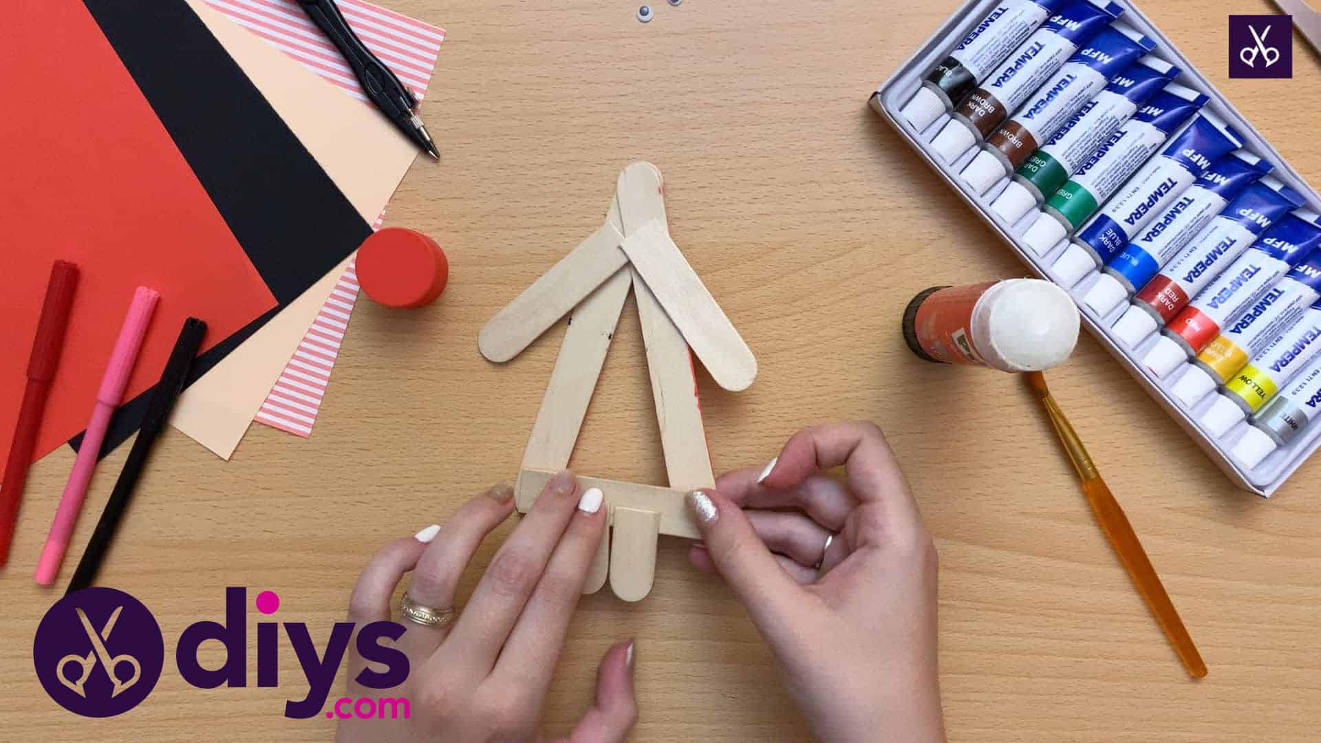 How to make a popsicle stick puppet back