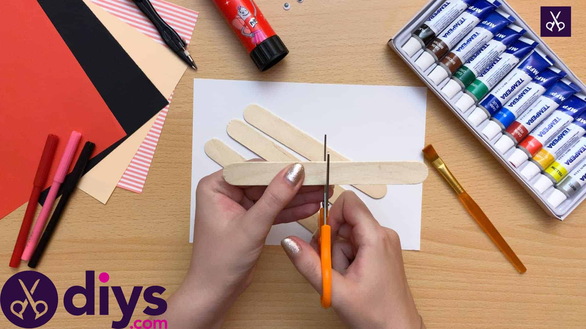How to make a popsicle stick puppet prepare