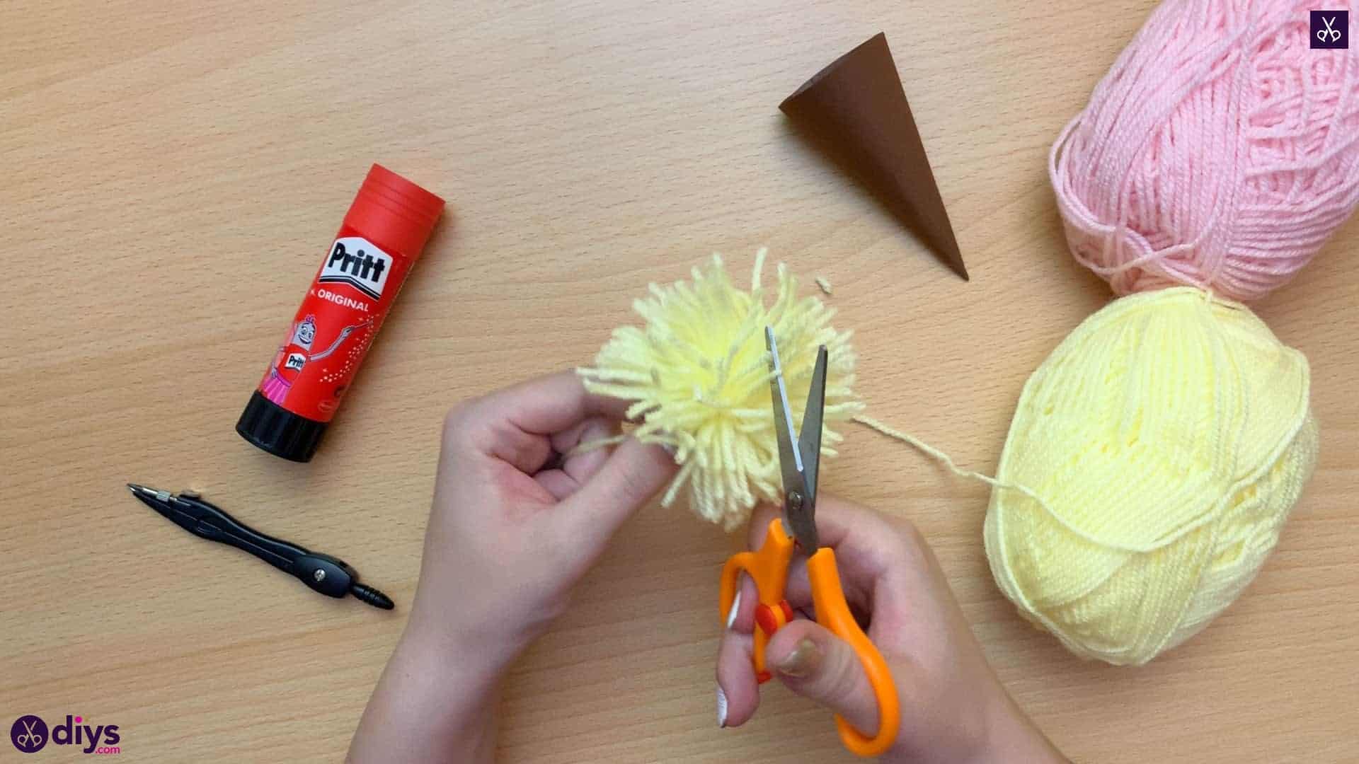 How to make an ice cream pom pom cut