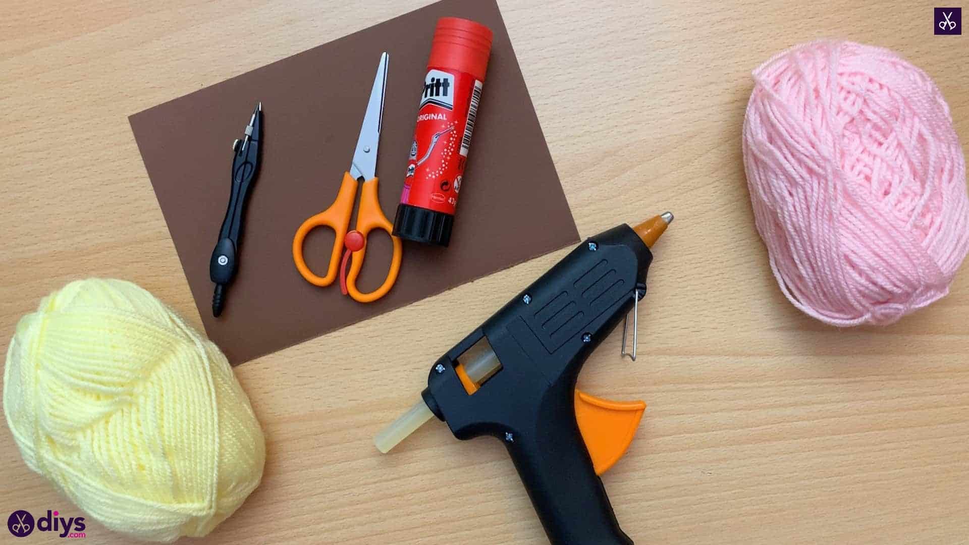 How to make an ice cream pom pom glue gun