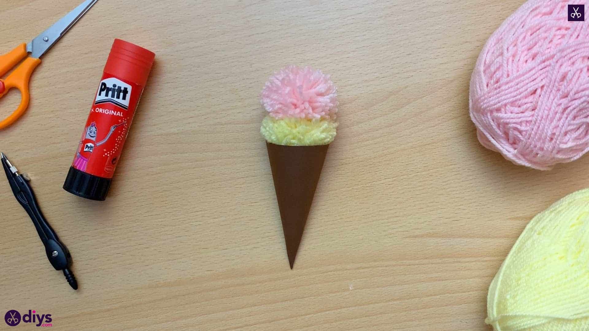 How to make an ice cream pom pom materials