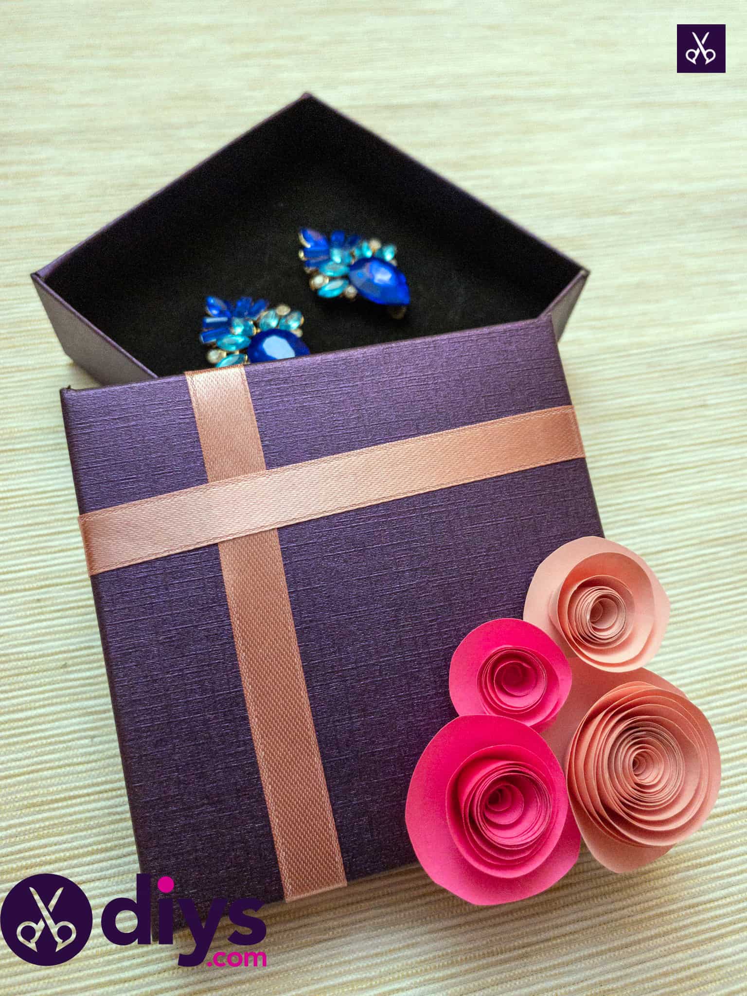 Jewelry how to make a decorated gift box