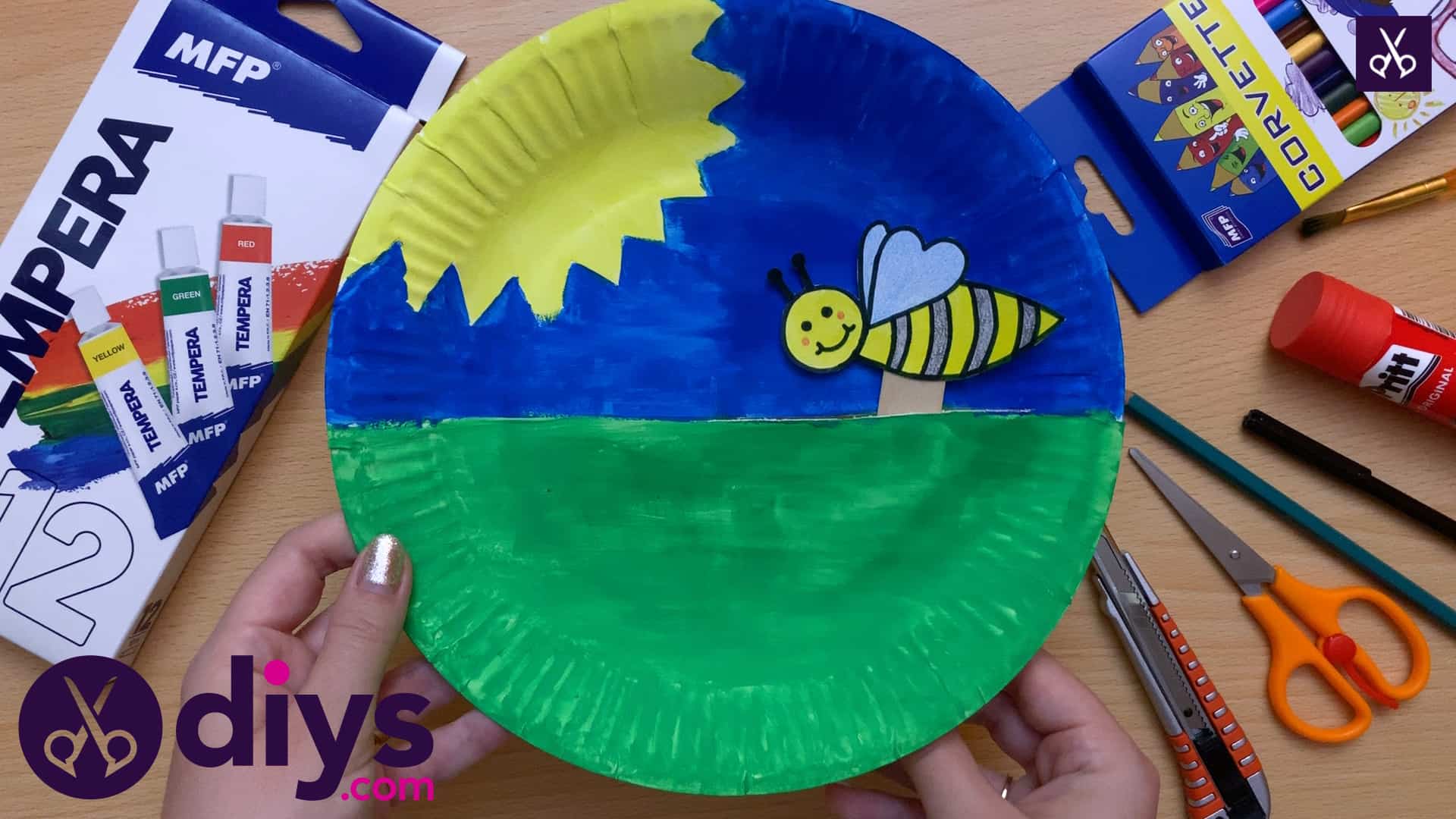 Paper plate bee puppet sunflower