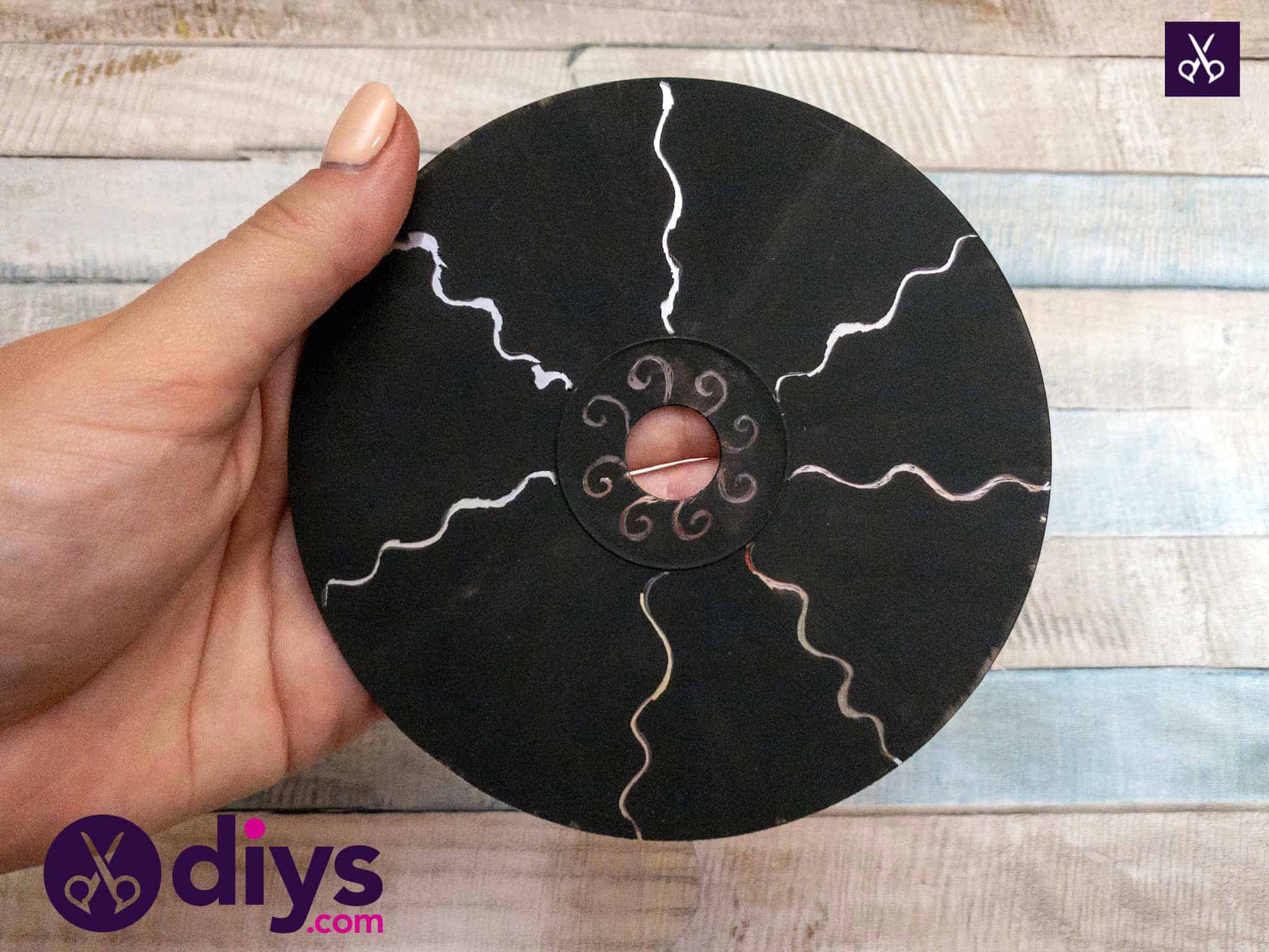 Simple how to make recycled cd art