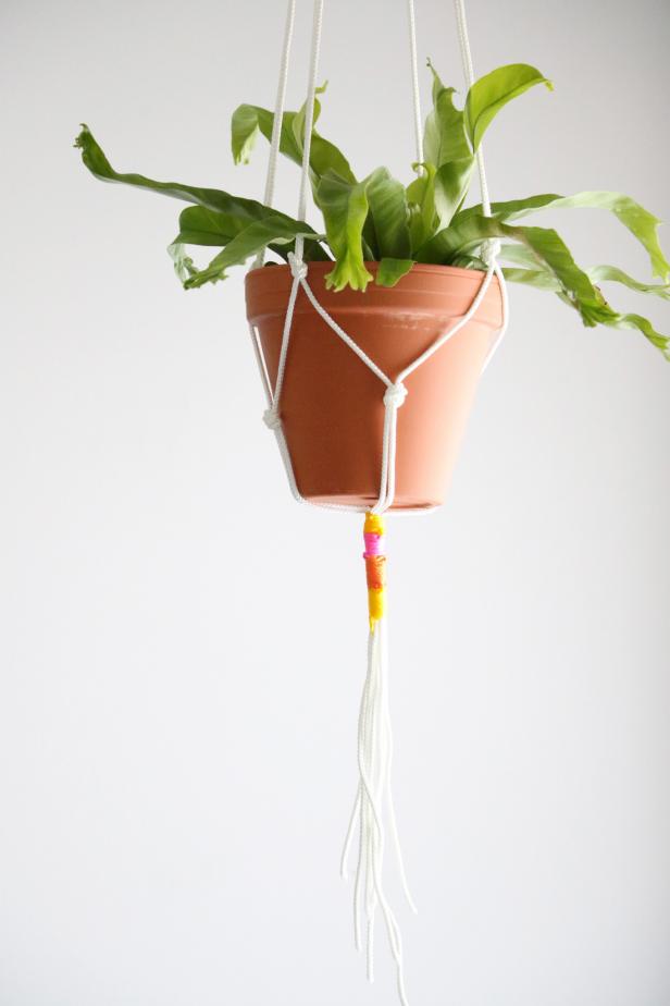 Diy macrame planter