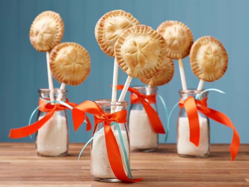 Apple pie pops