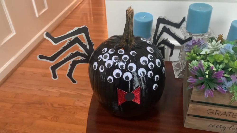 Black spider cute pumpkin painting ideas 