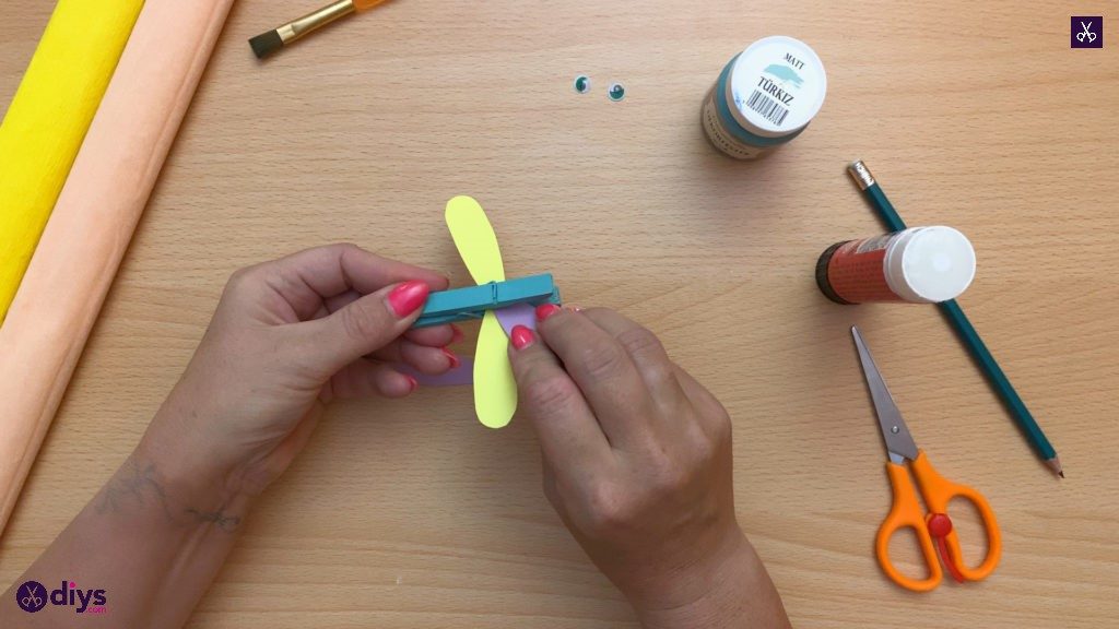 Diy clothespin dragonfly for kids glue