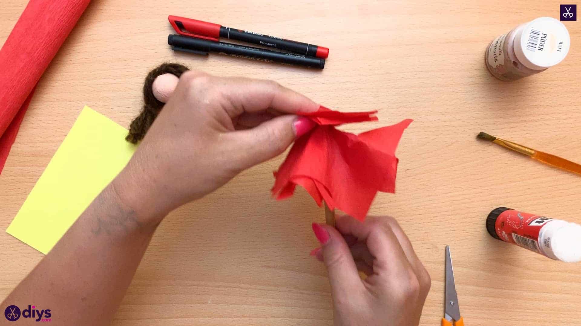 Diy pencil puppet spin