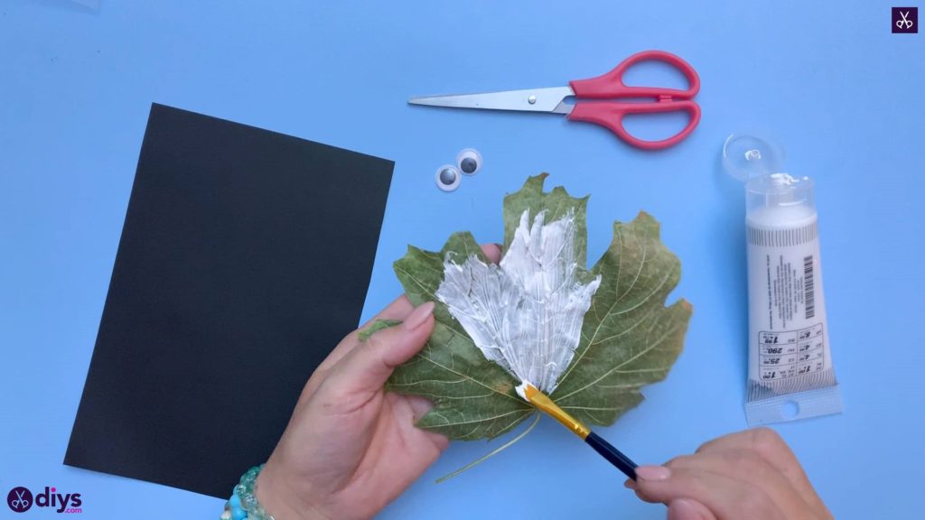 How to make a fall leaf ghost white washed