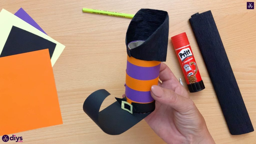 How to make a halloween candy holder shaped like a witch's boot
