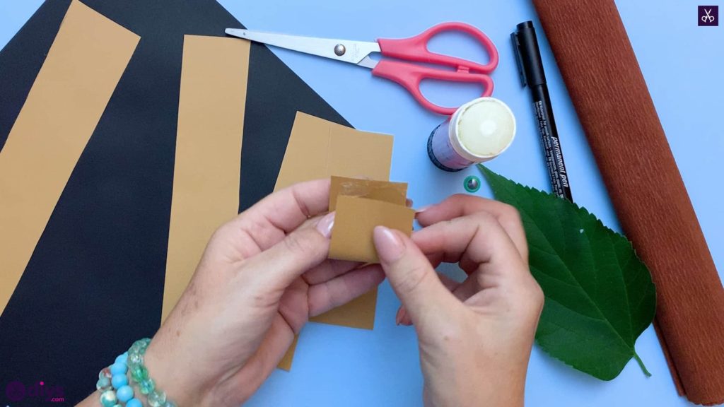How to make a paper hedgehog on a fall leaf glue on top