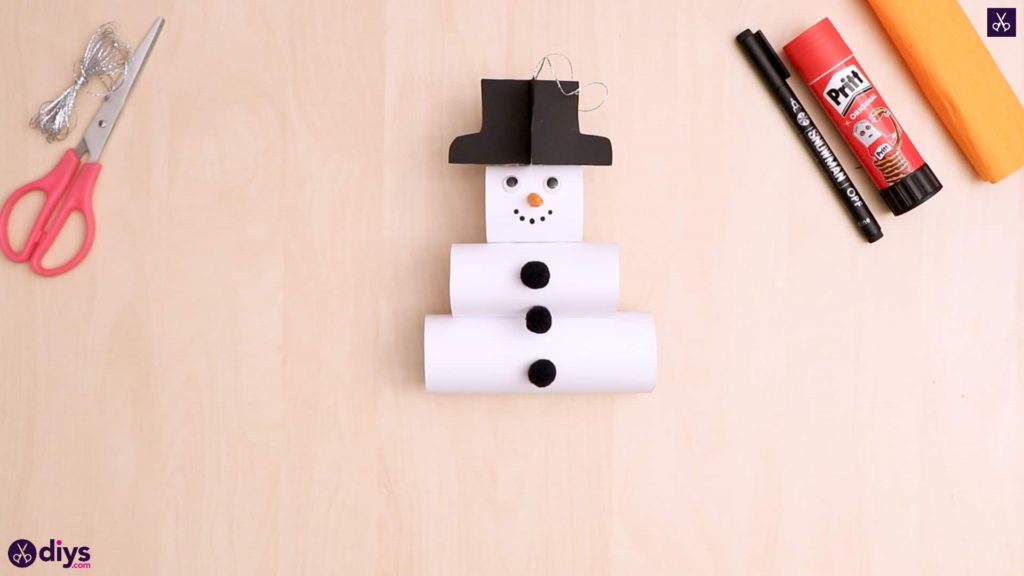 Paper snowman ornament disp