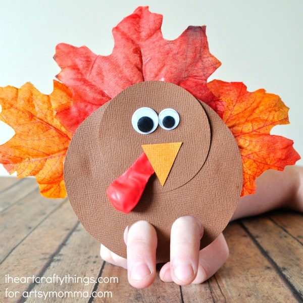 Paper and leaf turkey finger puppets