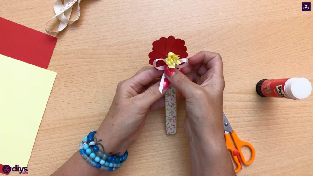 Popsicle stick flower bookmark display