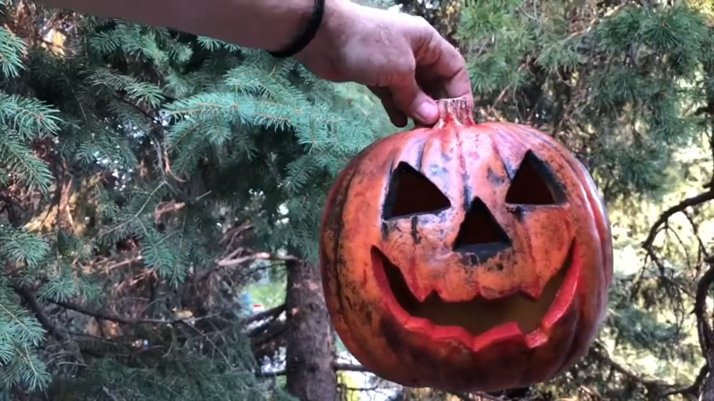 Scary painted pumpkin faces 